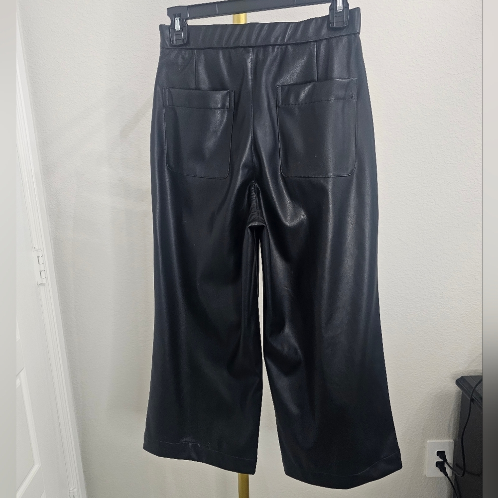 BCBG New York Wide Leg Vegan Leather Cropped Pants NWT $98 - Picture 3 of 5